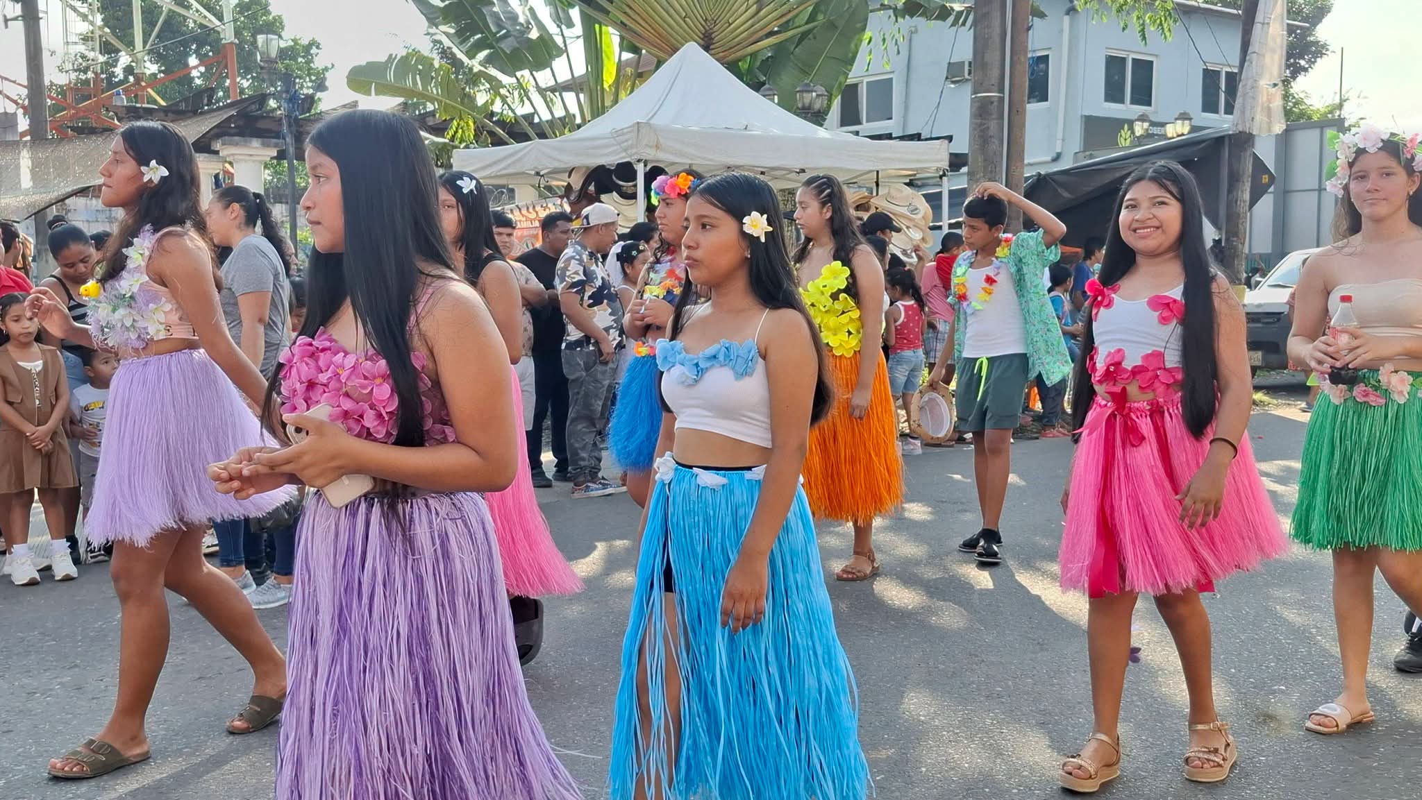 Galería del desfile inaugural RIOFER Rio Dulce